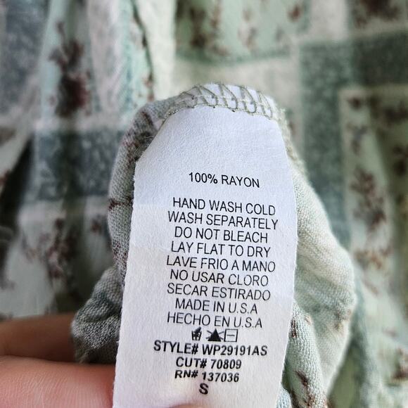 New NWT Altar'd State Wrap Crop Top Size Small Sage Green Peasant Cottage Teen - Picture 9 of 10